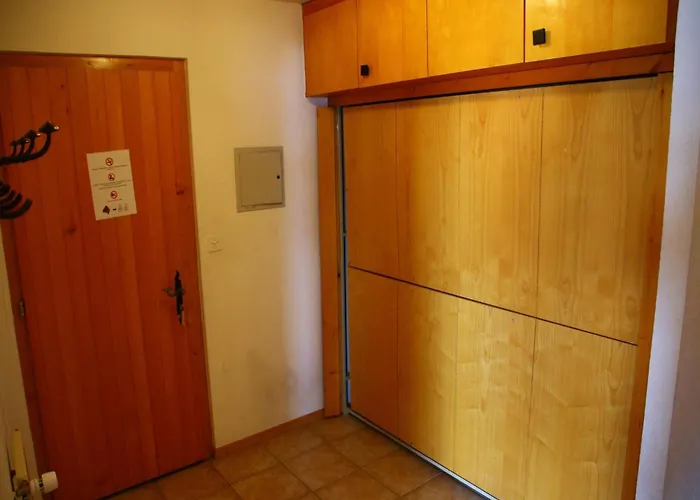 아파트 Apartment, 250m From Cable Car *