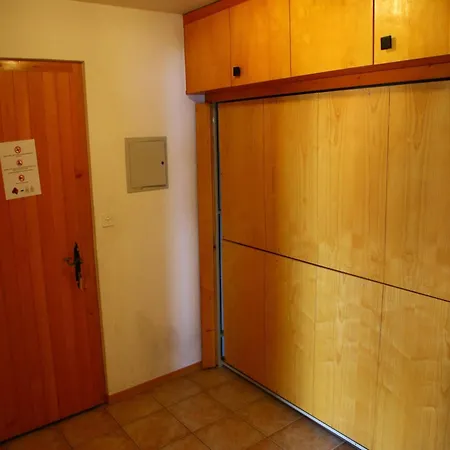 아파트 Apartment, 250m From Cable Car *